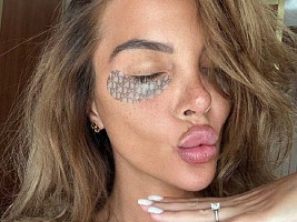 За двумя зайцами: можно ли носить патчи в спортзале и что об этом говорят дерматологи