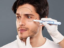 Мужская красота: хирург рассказал, какие пластические операции чаще всего делают российские мужчины