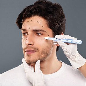 Мужская красота: хирург рассказал, какие пластические операции чаще всего делают российские мужчины