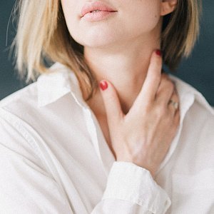 Как подтянуть и омолодить шею за неделю: советы косметолога Как подтянуть и омолодить шею за неделю: советы косметолога