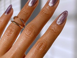 «Бархатные» ногти: главный тренд маникюра осени 2022, на который вдохновила Хейли Бибер