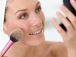 Зрелый выбор: все секреты лифтинг-макияжа для тех, кому за 40