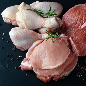 От курицы до баранины: 7 видов мяса с высоким содержанием белка и полезных веществ
