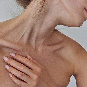 Платизмопластика: как предупредить и разгладить «индюшачью шею»