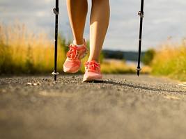 9 поводов включить скандинавскую ходьбу в свое фитнес-расписание