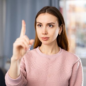 Можно ли «накачать» глаза, как мышцы, и улучшить зрение без очков?