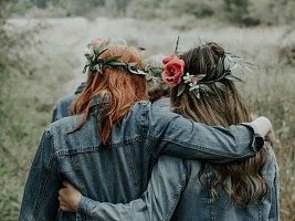 Как возраст влияет на дружбу: различия в 20, 30, 40, 50 лет и старше