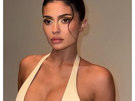 «Я страдала от болей и ничего не помогало»: как Кайли Дженнер решила проблему со спиной