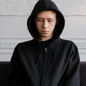 Стал домоседом и потерял аппетит: 10 признаков депрессии у подростка, которые нельзя игнорировать Стал домоседом и потерял аппетит: 10 признаков депрессии у подростка, которые нельзя игнорировать