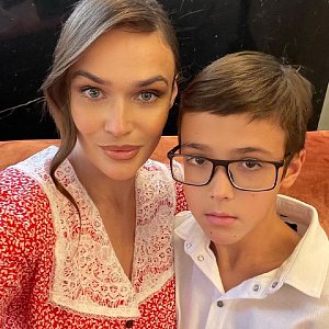 «Идеально все, кроме прически и веса моего сына»: Алена Водонаева жестко критикует 11-летнего отпрыска за его вид «Идеально все, кроме прически и веса моего сына»: Алена Водонаева жестко критикует 11-летнего отпрыска за его вид