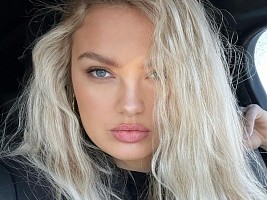 Повеяло холодом: «альпийский блонд» —  самое стильное окрашивание зимы 2023 для любительниц светлых волос