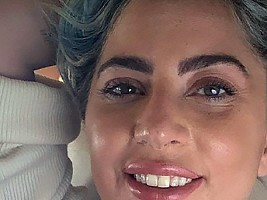 Леди Гага вспомнила тренд градиент на губах (смотрится роскошно)
