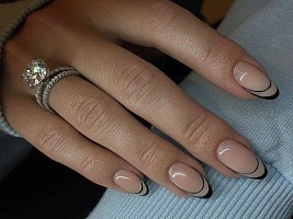Двойной французский: новый вариант классического дизайна маникюра
