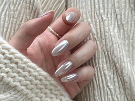 Трендовый маникюр на зиму: вдохновляемся выбором Хейли Бибер