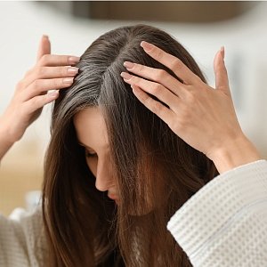 Как стареют волосы и можно ли сохранить их качество: взгляд трихолога