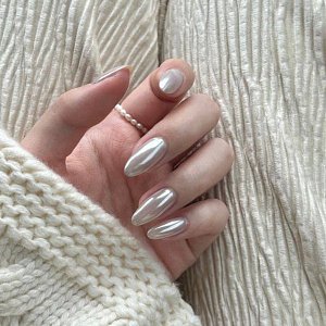 Трендовый маникюр на зиму: вдохновляемся выбором Хейли Бибер