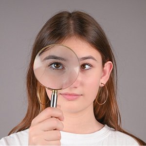 Косоглазие: необходима операция или помогут очки? Косоглазие: необходима операция или помогут очки?
