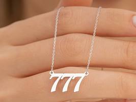 Три семерки: о чем говорит ангельское число 777 в любви и карьере