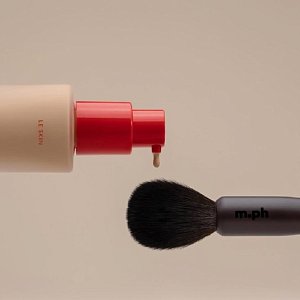 Новый тренд бьюти-индустрии — тональная основа для тех, кто не любит тональную основу