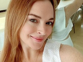 «Недавно родившая мама»: как выглядит Линдси Лохан спустя три недели после появления на свет первенца