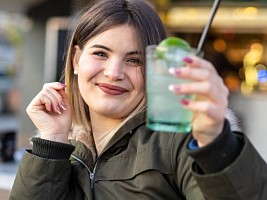 Трезвое поколение: почему зумеры отказываются от алкоголя