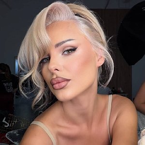 «Борьба с жирочком»: певица Ханна показала, какие процедуры делает для плоского живота