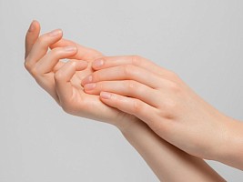 Коллагеновый маникюр вместо гель-лака 