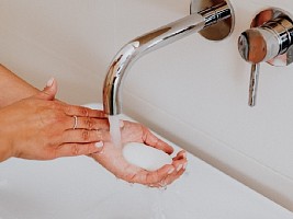 К истокам: 3 преимущества брускового мыла перед гелем для душа