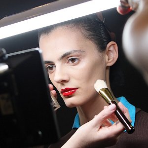 Макияж в эстетике Tom Ford: как повторить бьюти-образ с показа бренда Макияж в эстетике Tom Ford: как повторить бьюти-образ с показа бренда