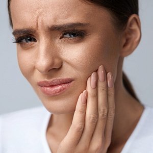Не накинешь платок: 5 изменений в полости рта, которые нельзя игнорировать