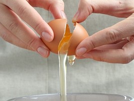 4 витамина, которые могут помочь избавиться от сухости влагалища