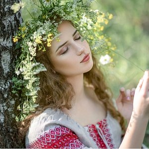 «Русское лицо» — тренд в косметологии: почему за границей модно быть немного «русским»