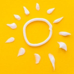 Техника «13 точек»: как правильно наносить солнцезащитный крем на лицо