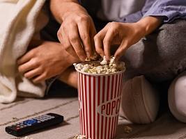 7 продуктов, которые мы зря считали вредными: от попкорна до шаурмы