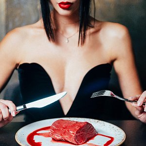Мясо раздора, или как любимая еда помогает определить, экстраверт человек или интроверт Мясо раздора, или как любимая еда помогает определить, экстраверт человек или интроверт