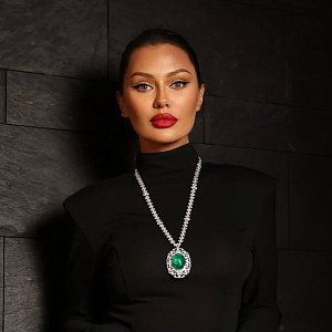 В область лба и даже шею: Виктория Боня показала, как делает уколы красоты