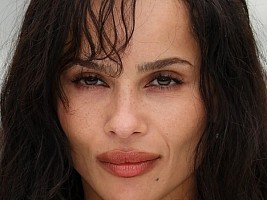 Волнистая челка: новый тренд, заданный Зои Кравиц?