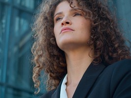 Социальные тренды VS биологические реалии: честный разговор о позднем материнстве