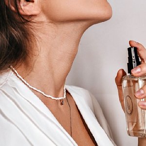5 ошибок, из-за которых парфюм быстро выветривается, и 3 секрета, как продлить его стойкость 5 ошибок, из-за которых парфюм быстро выветривается, и 3 секрета, как продлить его стойкость