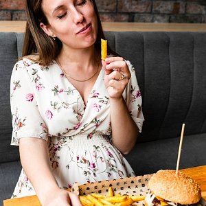 9 продуктов и напитков, опасных для беременных