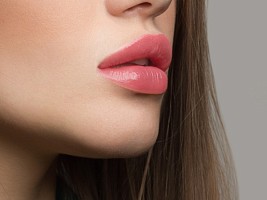 Какой вид хейлопластики поможет сделать губы выразительными навсегда