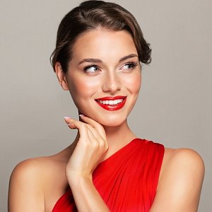 Яркая женщина: почему красный цвет считается самым привлекательным 
