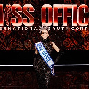 «Женщина — это восьмое чудо света»: интервью с победительницей конкурса «Мисс Офис – 2025» Ангелиной Ремезовой