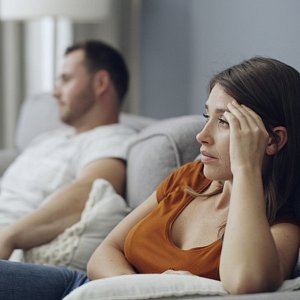 Ментальная измена: 10 признаков, что партнер физически рядом, а мысленно – нет