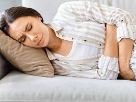 От спазмов и боли: 7 продуктов, которые помогут при болезненных месячных