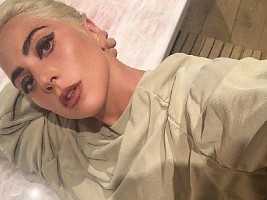 Леди Гага сменила имидж: теперь у нее зеленые волосы