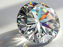 Бриллианты не в моде? Какие камни становятся новыми фаворитами ювелирного мира