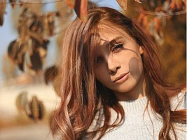 Переход на осенний уход: какие косметические средства нужно добавить, а что — убрать