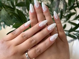 Жемчужный маникюр — самый нежный тренд весны 2026