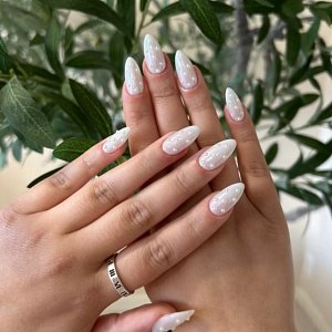 Жемчужный маникюр — самый нежный тренд весны 2026